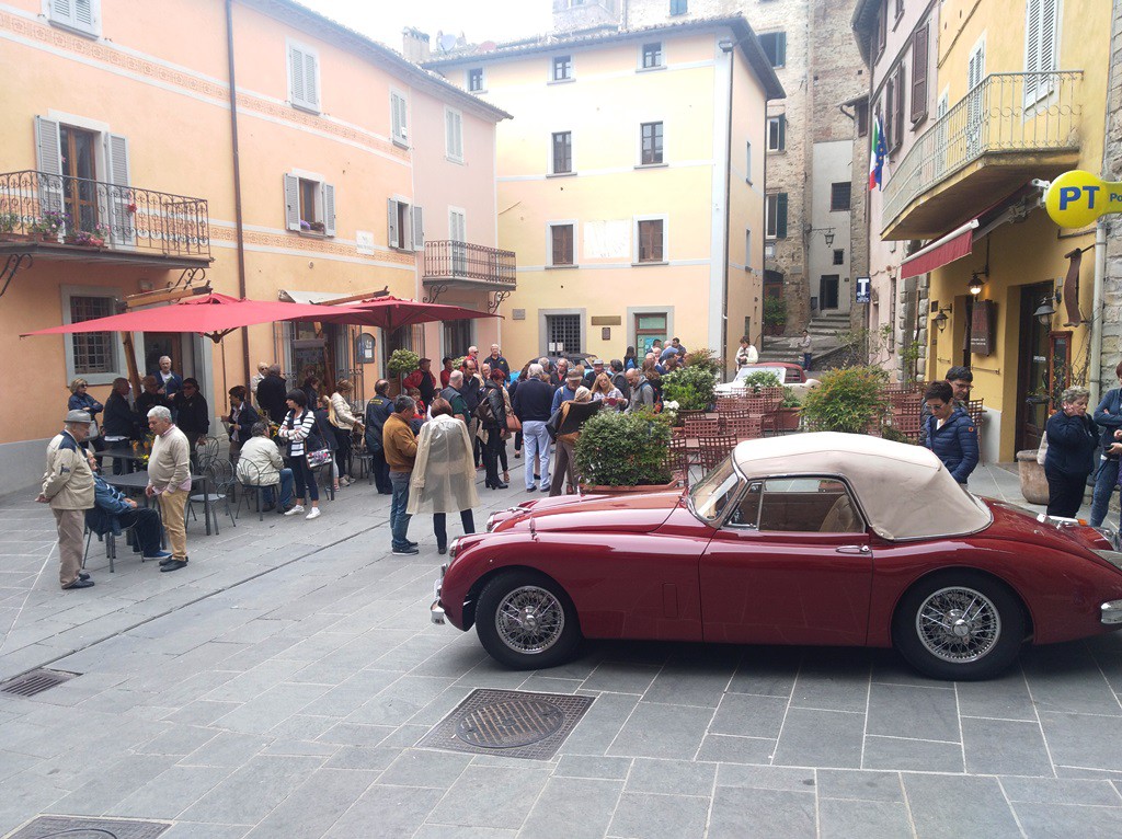 La deliziosa piazzetta di Montone