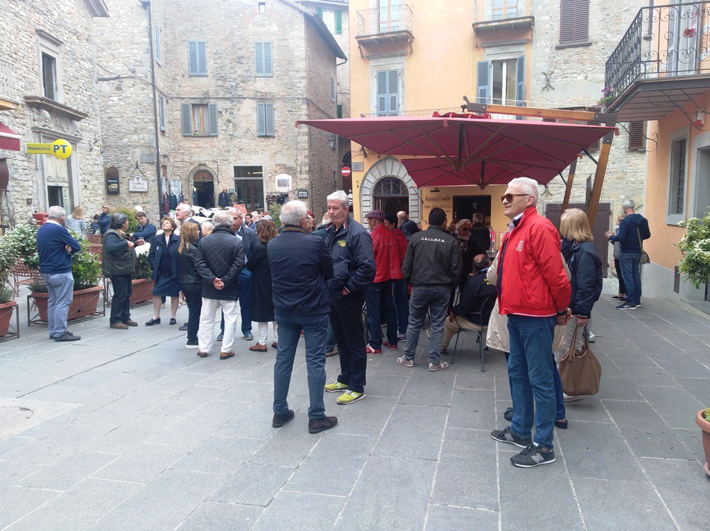 In piazzetta a Montone